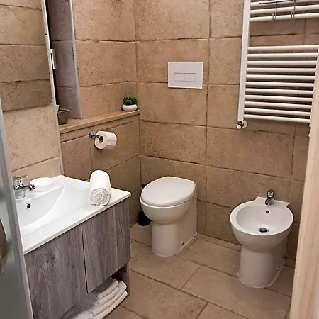 Al Thesoro Bed and Breakfast *
